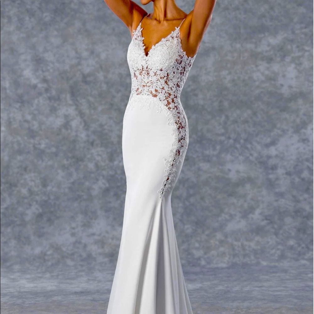 Stella Couture long dress perfect for wedding, graduation, prom or gala.